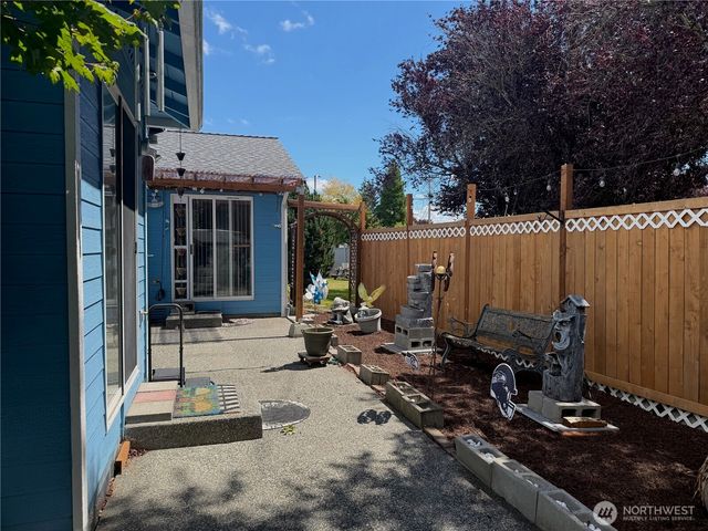 5410 64th Place NE, Marysville, WA 98270