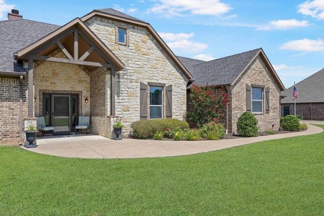 577 Hidden Lakes Boulevard, Gunter, TX 75058