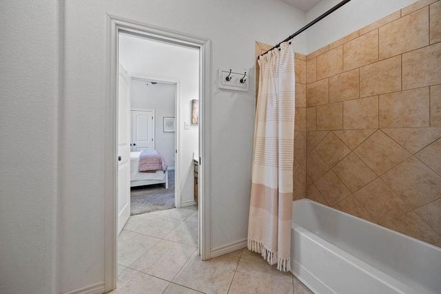 577 Hidden Lakes Boulevard, Gunter, TX 75058