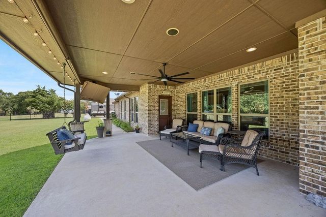 577 Hidden Lakes Boulevard, Gunter, TX 75058