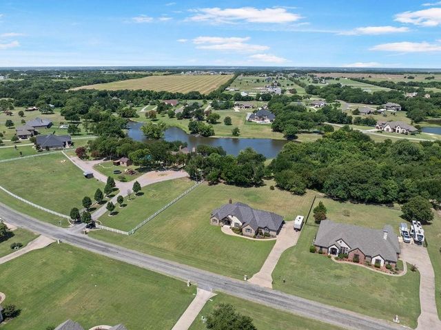 577 Hidden Lakes Boulevard, Gunter, TX 75058