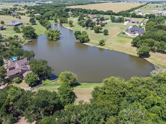 577 Hidden Lakes Boulevard, Gunter, TX 75058