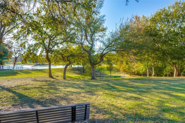 577 Hidden Lakes Boulevard, Gunter, TX 75058