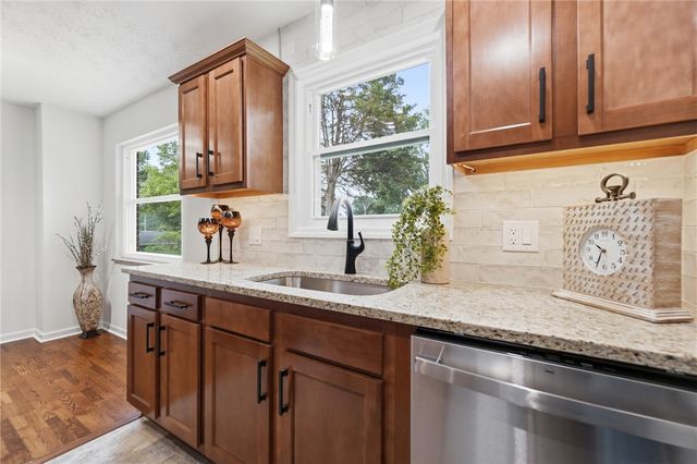 136 E Ridgeway Drive, Centerville, OH 45459