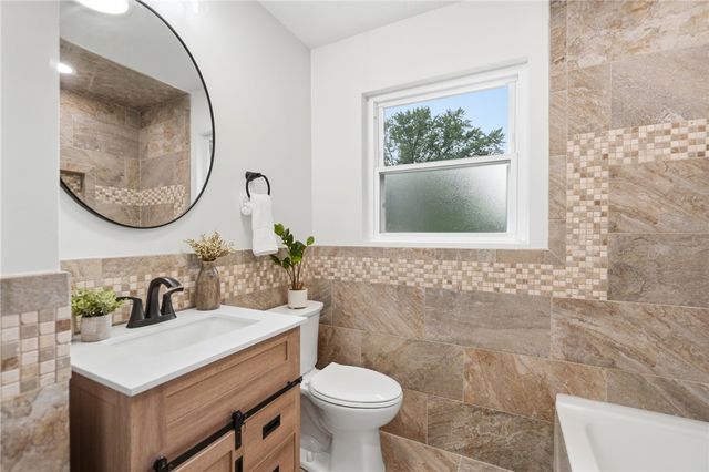 136 E Ridgeway Drive, Centerville, OH 45459