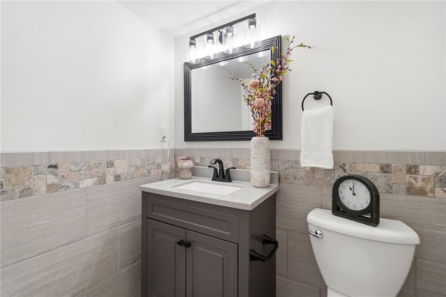 136 E Ridgeway Drive, Centerville, OH 45459