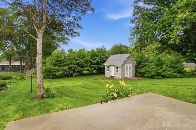 136 E Ridgeway Drive, Centerville, OH 45459