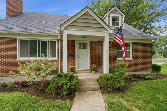 136 E Ridgeway Drive, Centerville, OH 45459