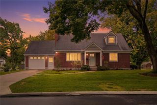 136 E Ridgeway Drive, Centerville, OH 45459