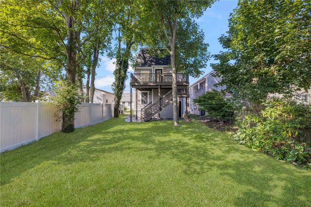 7 Sheffield Avenue A, Newport, RI 02840