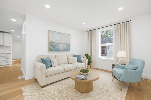 7 Sheffield Avenue A, Newport, RI 02840