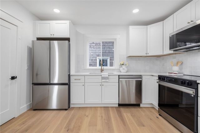 7 Sheffield Avenue A, Newport, RI 02840