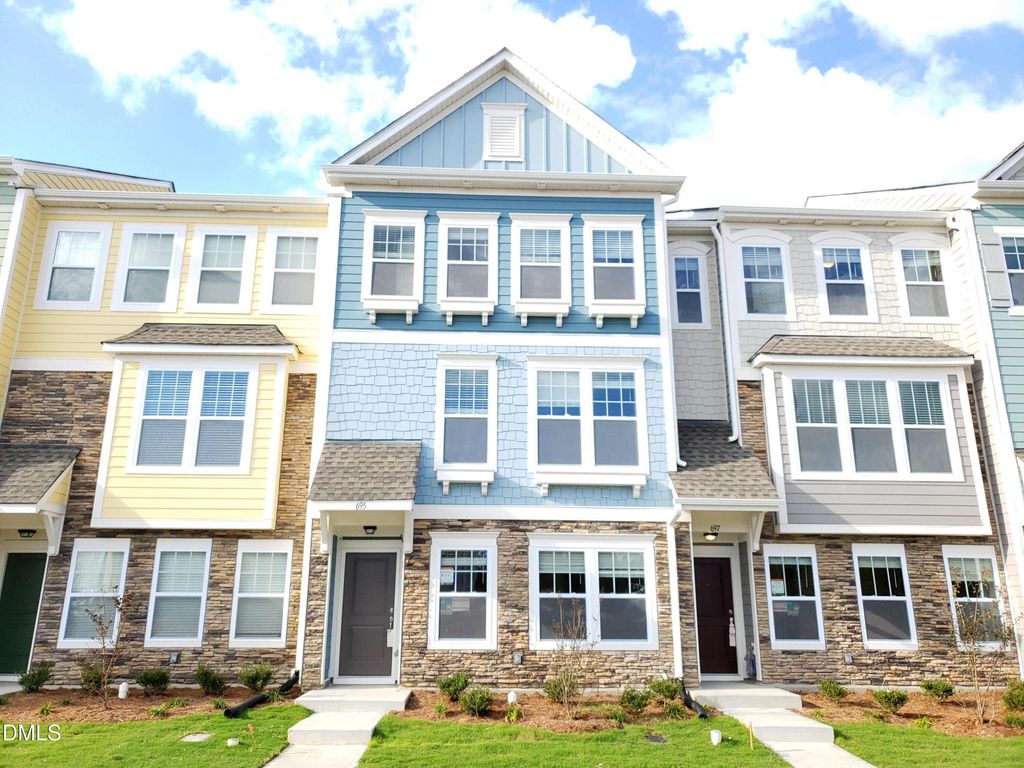 695 Grand Central Station, Apex, NC 27502