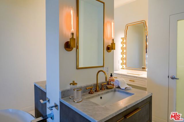 1424 N Crescent Heights Boulevard 61, West Hollywood, CA 90046