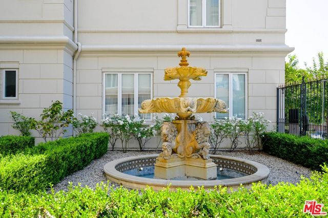 1424 N Crescent Heights Boulevard 61, West Hollywood, CA 90046