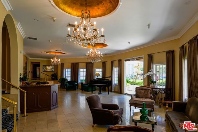 1424 N Crescent Heights Boulevard 61, West Hollywood, CA 90046