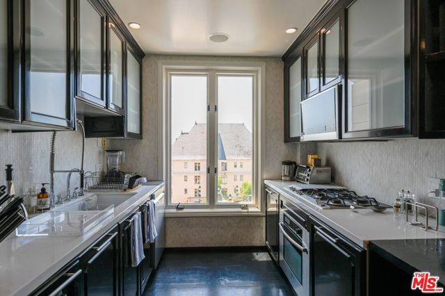 1424 N Crescent Heights Boulevard 61, West Hollywood, CA 90046