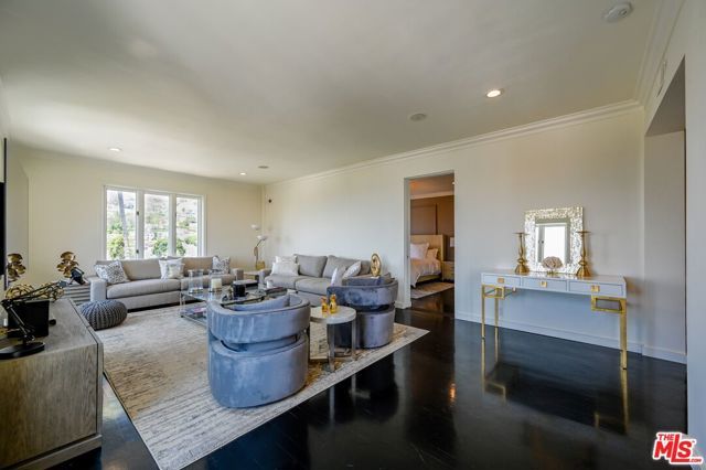 1424 N Crescent Heights Boulevard 61, West Hollywood, CA 90046