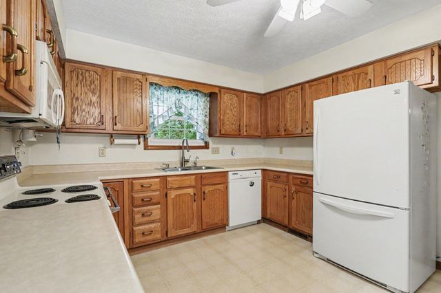 121 Cherokee Trail, Granville, OH 43023