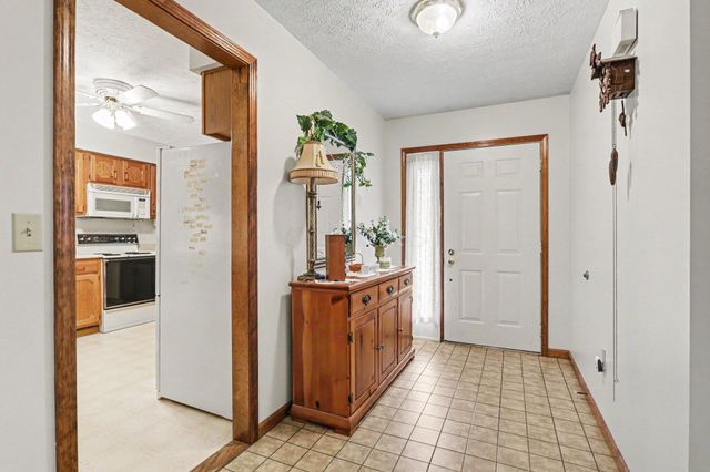 121 Cherokee Trail, Granville, OH 43023