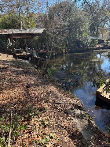 186 Stillwater Road, Freeport, FL 32439