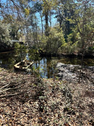 186 Stillwater Road, Freeport, FL 32439