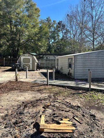 186 Stillwater Road, Freeport, FL 32439