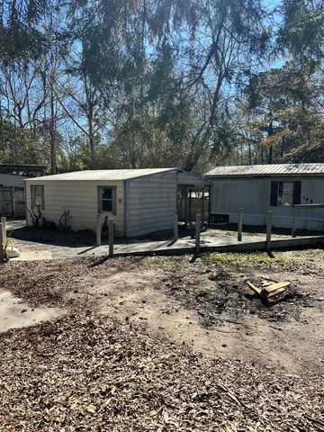 186 Stillwater Road, Freeport, FL 32439