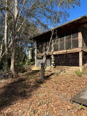 186 Stillwater Road, Freeport, FL 32439