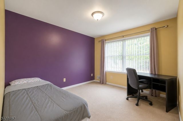 5 Pegasus Pl, Washington Twp., NJ 07840