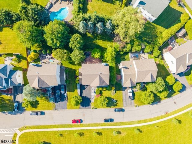 5 Pegasus Pl, Washington Twp., NJ 07840