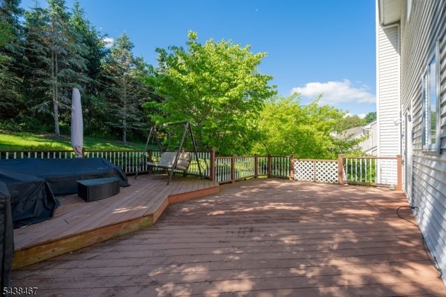 5 Pegasus Pl, Washington Twp., NJ 07840