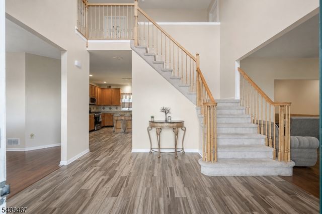 5 Pegasus Pl, Washington Twp., NJ 07840