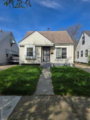 19475 Fenmore Street, Detroit, MI 48235