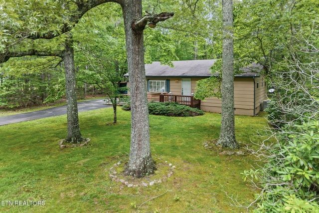 4007 Kato Dr, Crossville, TN 38572