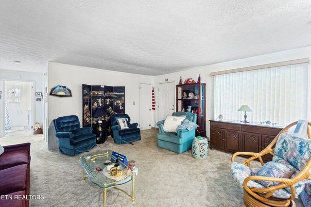 4007 Kato Dr, Crossville, TN 38572