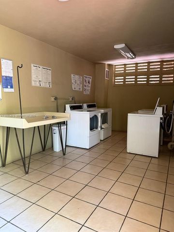 10865 SW 112th Ave 218, Miami, FL 33176