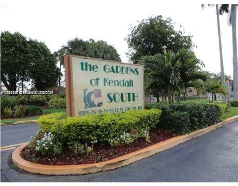 10865 SW 112th Ave 218, Miami, FL 33176