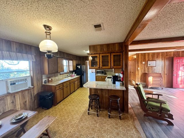 89 Alamito Creek Rd, Marfa, TX 79843