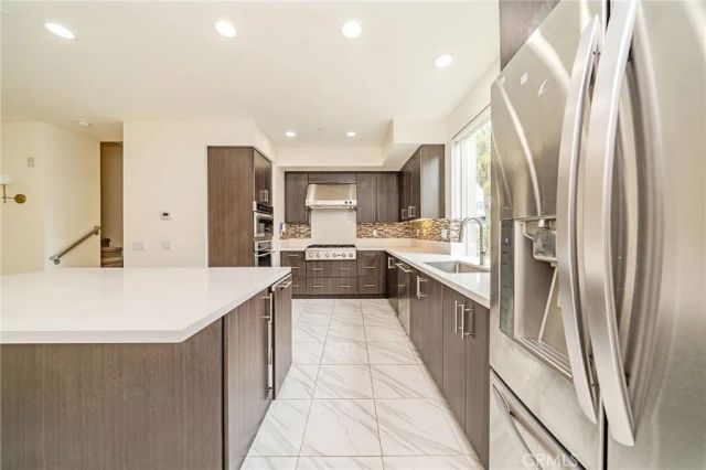 248 Rockefeller, Irvine, CA 92612