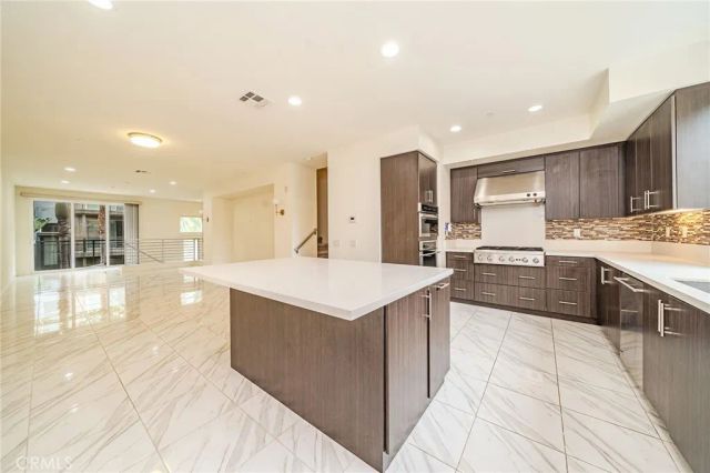 248 Rockefeller, Irvine, CA 92612