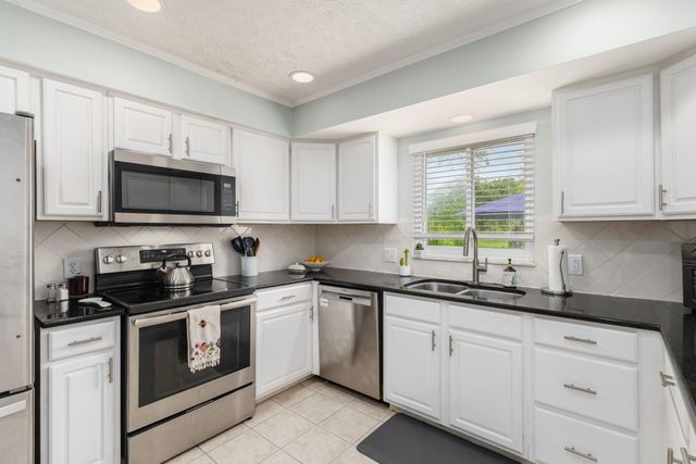 1016 Kennington Avenue, Columbus, OH 43220