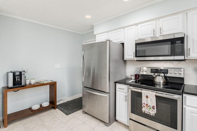 1016 Kennington Avenue, Columbus, OH 43220