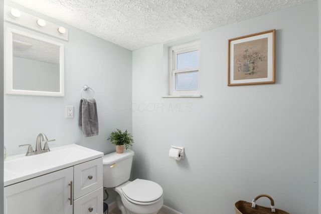 1016 Kennington Avenue, Columbus, OH 43220