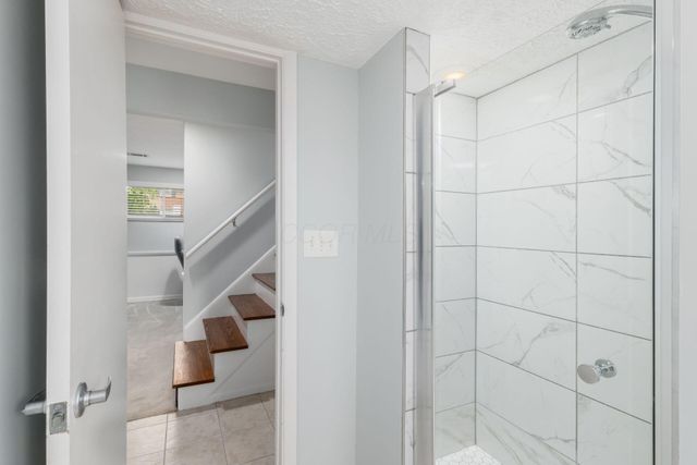 1016 Kennington Avenue, Columbus, OH 43220