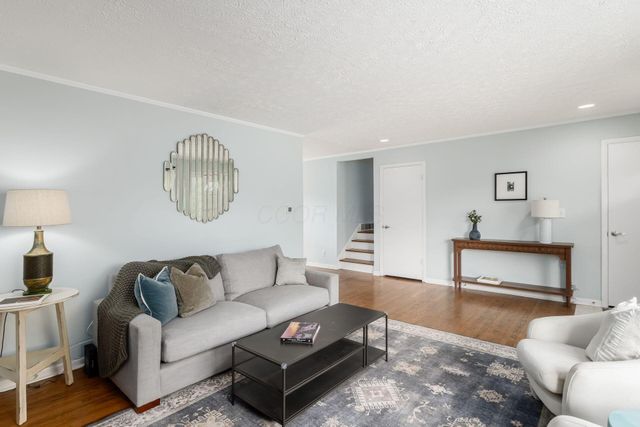 1016 Kennington Avenue, Columbus, OH 43220