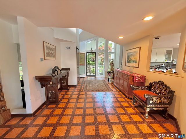 9 Morehouse Lane, Norwalk, CT 06850
