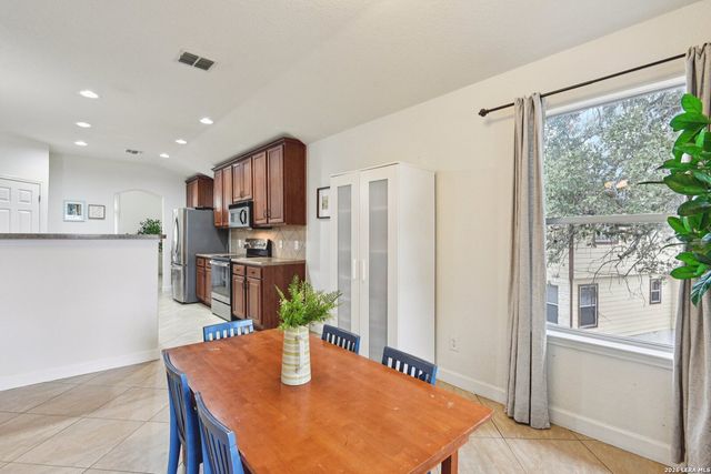 814 Point Cove, San Antonio, TX 78253