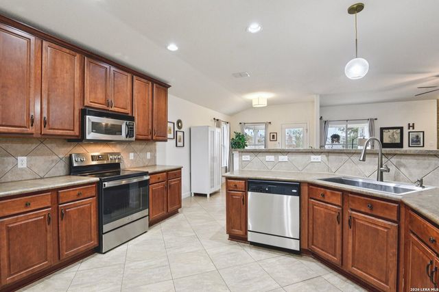 814 Point Cove, San Antonio, TX 78253