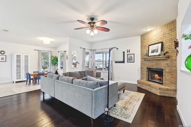 814 Point Cove, San Antonio, TX 78253